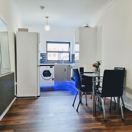 Beautiful Modern Apartment On Wick Lane Londyn Zewnętrze zdjęcie