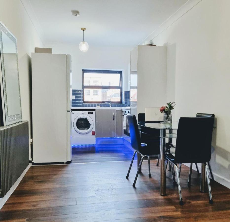 Beautiful Modern Apartment On Wick Lane Londyn Zewnętrze zdjęcie