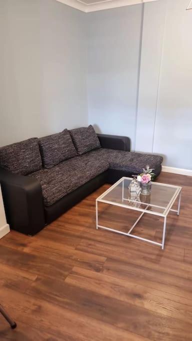 Beautiful Modern Apartment On Wick Lane Londyn Zewnętrze zdjęcie